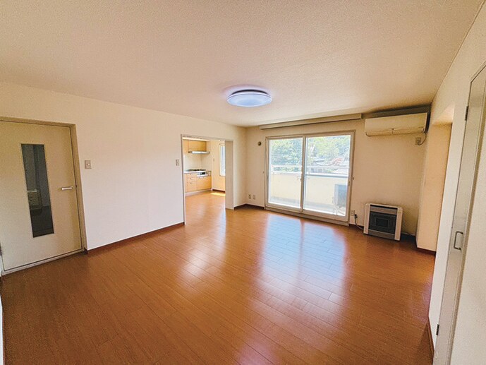 サンセレクト石山中央 305号室 リビング写真