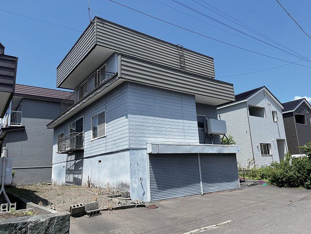 北郷3条 地下1階付き住宅